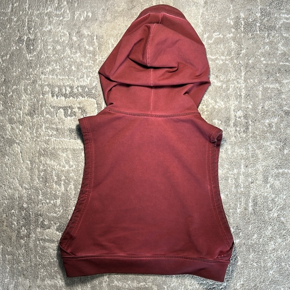 REEBOK CROPPED MUSCLE ATHLETIC SLEEVELESS TOP - Picture 4 of 4